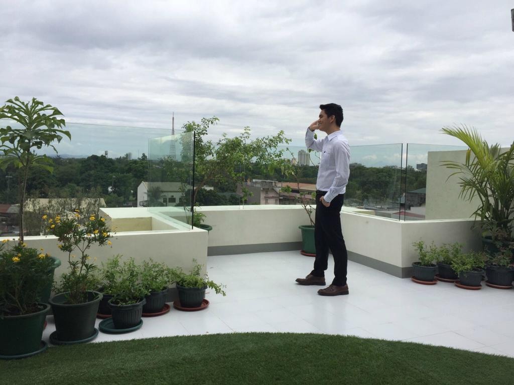 H Hotels - Metro North Uno Quezon City Esterno foto