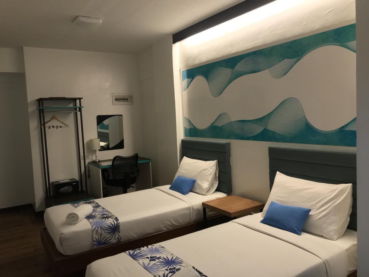 H Hotels - Metro North Uno Quezon City Esterno foto