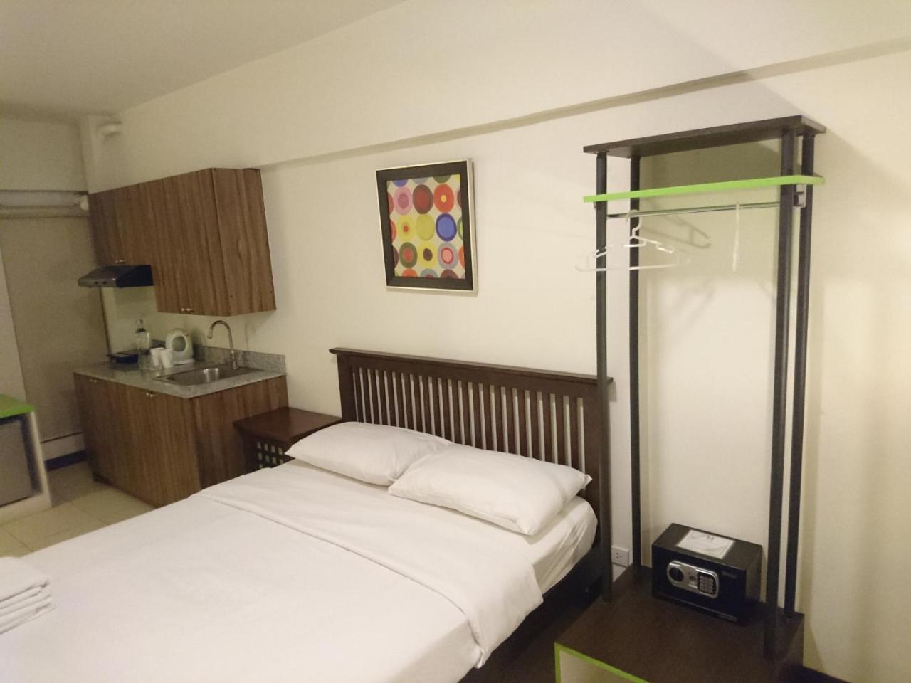H Hotels - Metro North Uno Quezon City Esterno foto