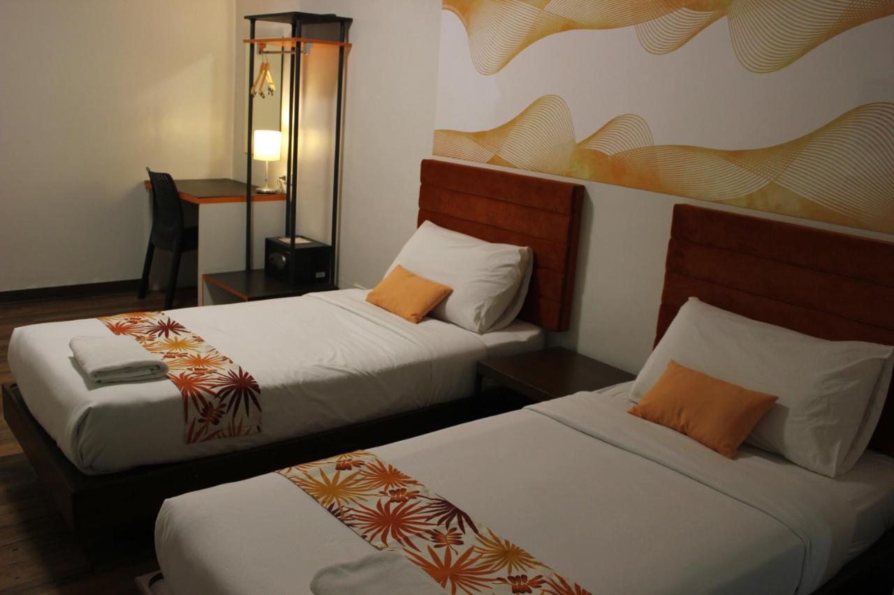 H Hotels - Metro North Uno Quezon City Esterno foto